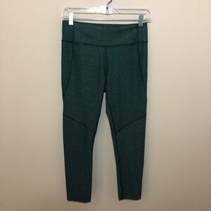 Outdoor voices warm up crop Capri leggings hunter green